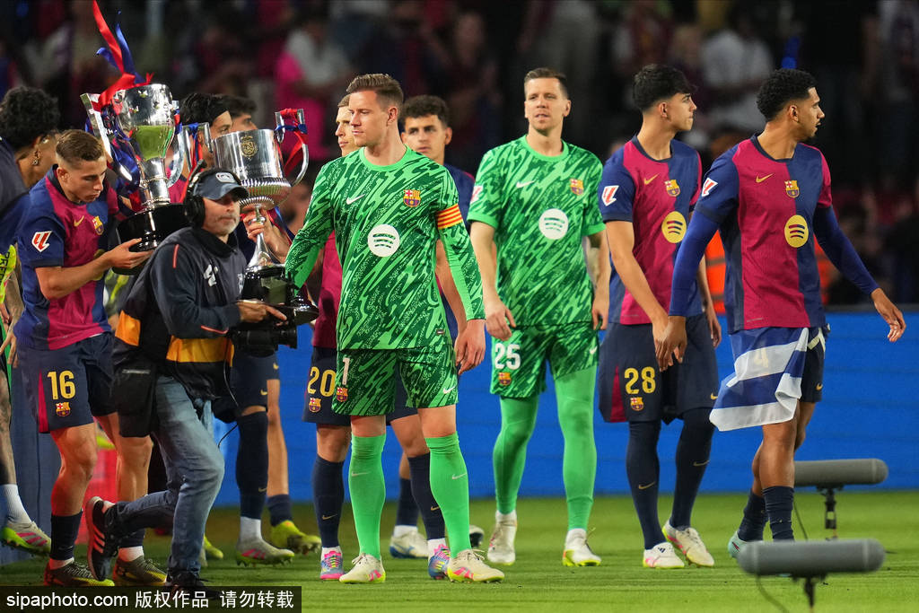 特狮王座告急？巴萨豪掷2500万欲揽西甲神扑，二门魔咒谁来破？